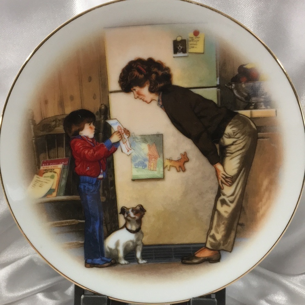 Vintage 1985 Avon Mother's Day Collector Plate Special Memories Tom Newsom 5"